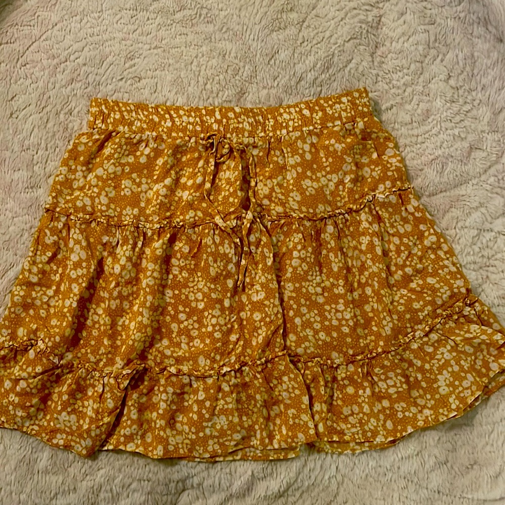 Flirty skirt. Like new only worn 1x. Smoke free